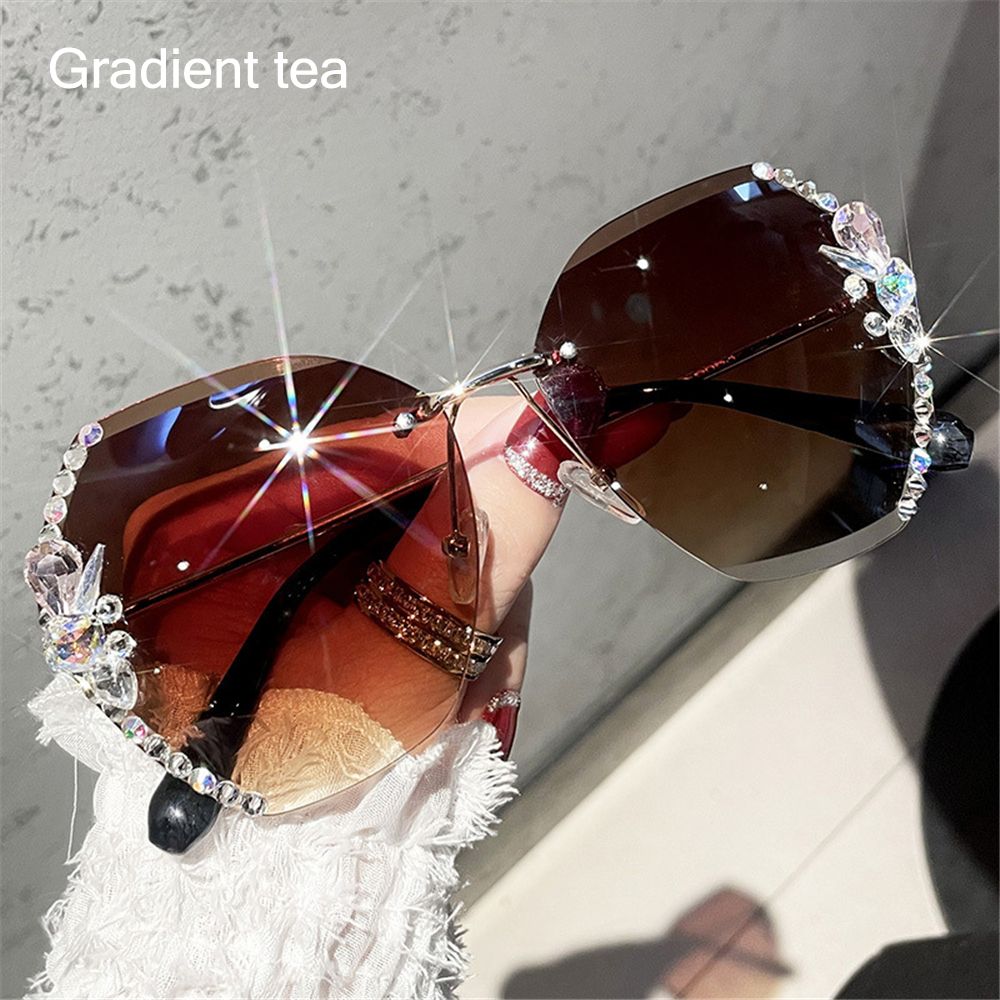 Vintage Rimless Rhinestone UV400 Sunglasses Fashion Brand Designer Sunglasses Retro Cutting Lens Gradient Sun Glass Female Shade